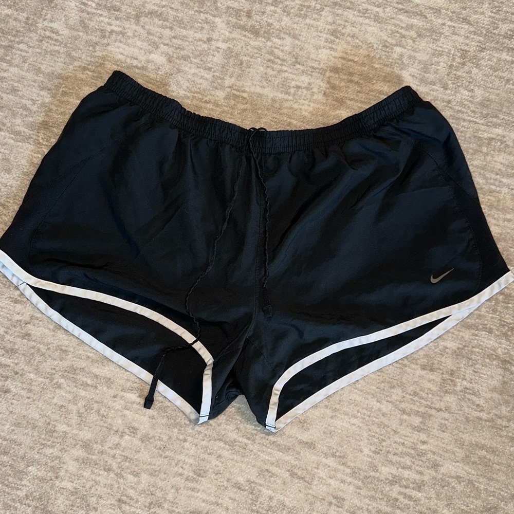 NIKE Low Rise Women’s Athletic Shorts